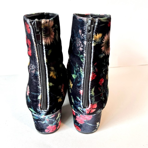 BETSEY JOHNSON Velvet Floral Talia Ankle Booties—SZ. 7 - Picture 5 of 11